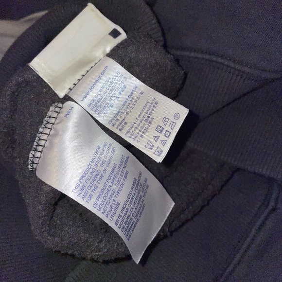 Black Tommy Hilfiger Sweatshirt, never worn - Picture 6 of 6